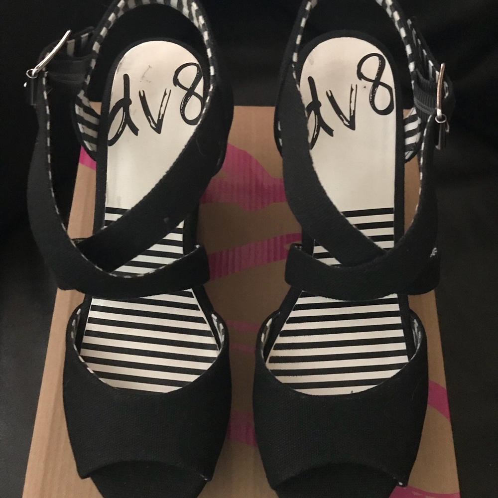 Dolce Vita DV8 platform heels